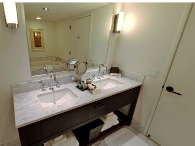 Dual vanity & bath amenities