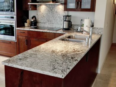 Full kitchen