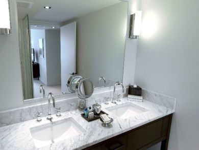 Dual vanity & bath amenities
