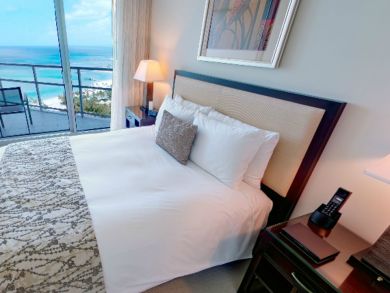 Guest bedroom with queen bed