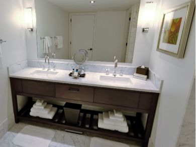 Dual vanity & bath amenities