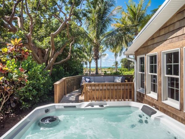 Gulf Front Captiva Vacation Rental Cottage - Private Hot Tub & Gulf Views