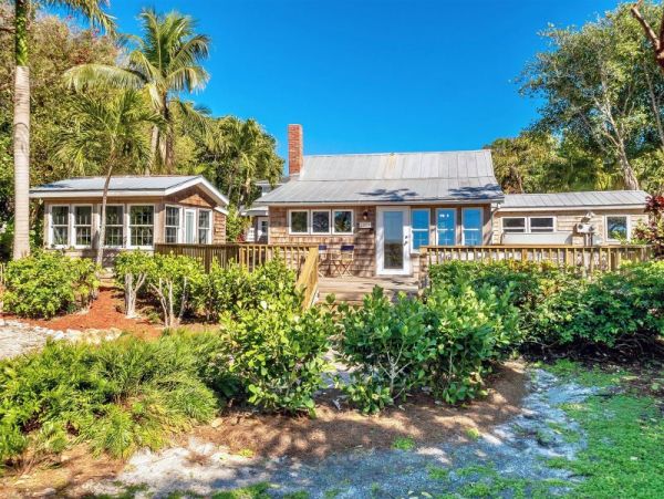 Gulf Front Captiva Vacation Rental Cottage - Private Hot Tub & Gulf Views