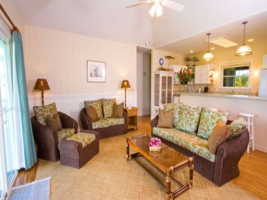 Open plan kitchen & living area