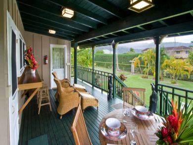 Furnished porch