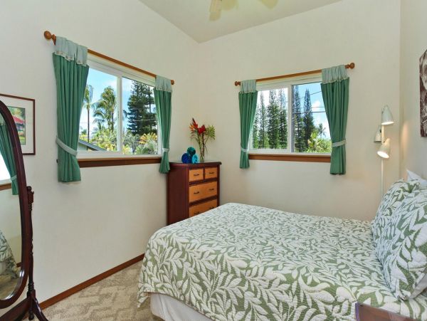 Kauai Vacation Rental Short Walk to Beach 8 Guests