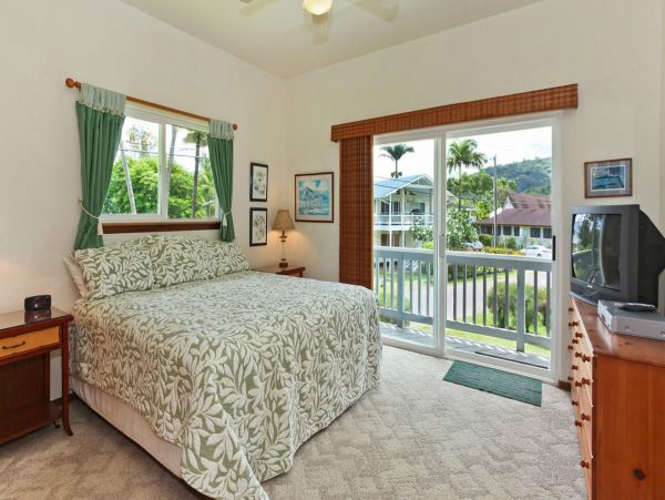 Kauai Vacation Rental Short Walk to Beach 8 Guests