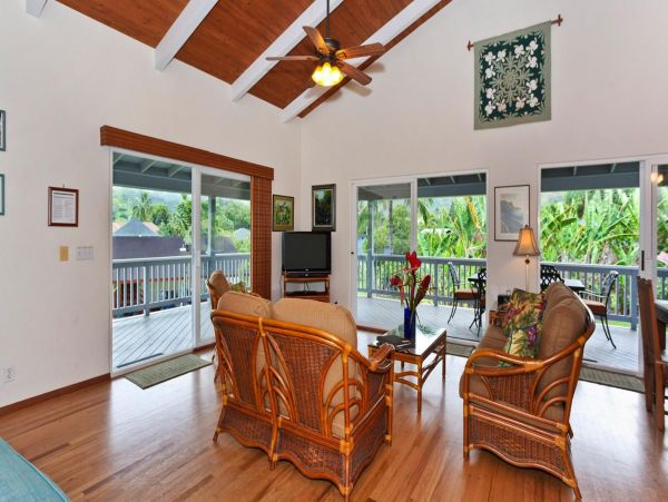 Kauai Vacation Rental Short Walk to Beach 8 Guests