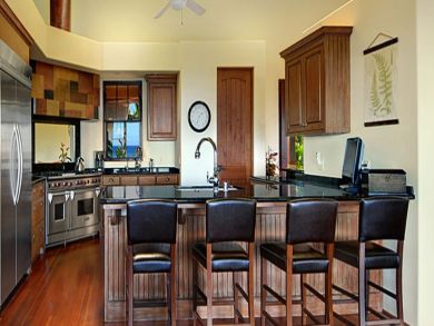 Gourmet kitchen with two ovens & breakfast bar