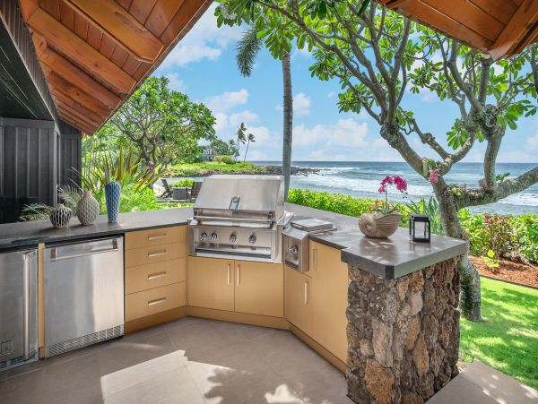 Oceanfront Escape with Private Pool & Direct Beach Main & Guest House