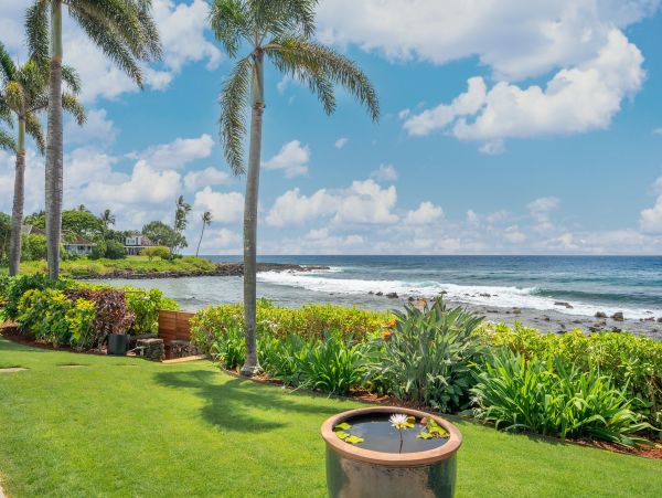 Oceanfront Escape with Private Pool & Direct Beach Main & Guest House