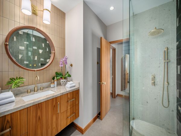Oceanfront Escape with Private Pool & Direct Beach Main & Guest House