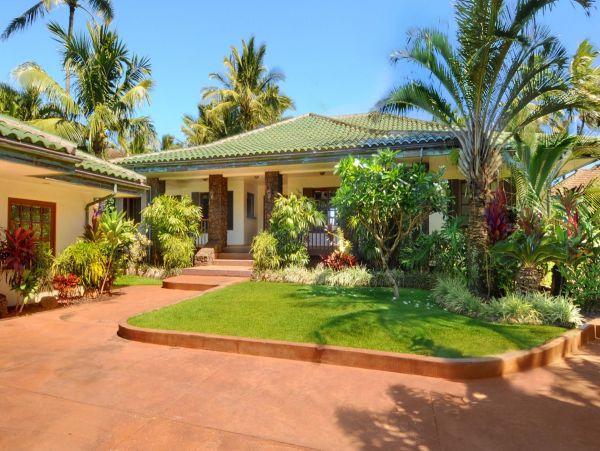 Kauai Luxury Four Bedroom Oceanfront Vacation Rental Home