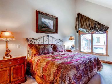 Luxury 3 Bedroom Breckenridge Vacation Townhouse & Den.