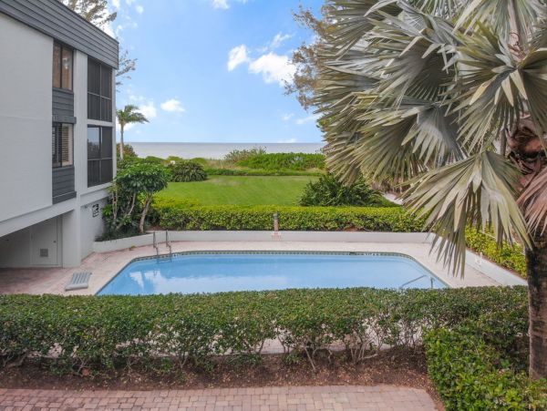 Rare Three Bedroom Rental on Beach on Posh Longboat Key