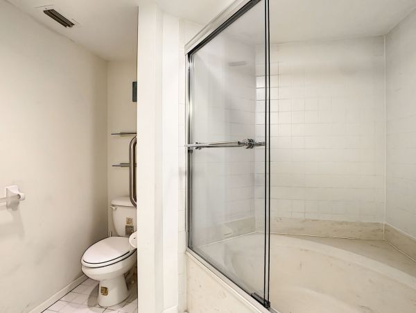 Rare Three Bedroom Rental on Beach on Posh Longboat Key