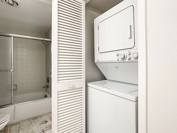 Rare Three Bedroom Rental on Beach on Posh Longboat Key