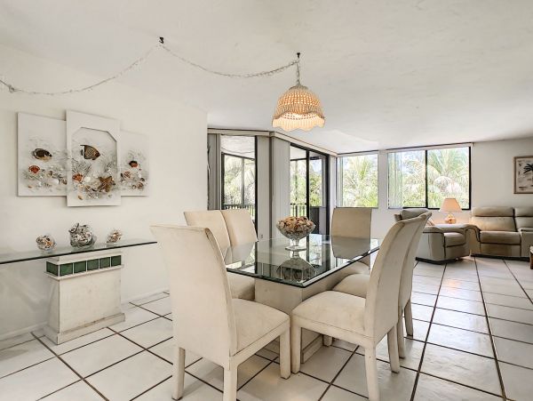 Rare Three Bedroom Rental on Beach on Posh Longboat Key