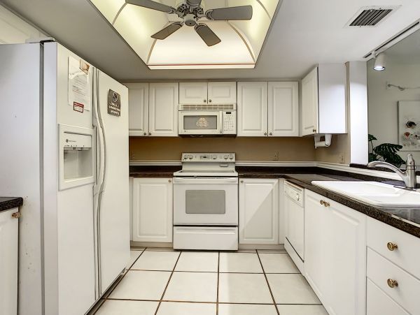 Rare Three Bedroom Rental on Beach on Posh Longboat Key
