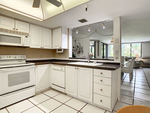 Rare Three Bedroom Rental on Beach on Posh Longboat Key