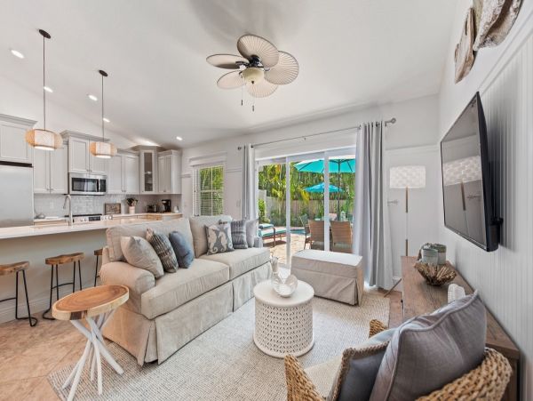 A More Than Beautiful Holmes Beach Luxury Vacation Home Pool