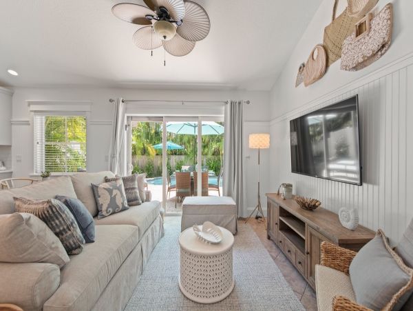 A More Than Beautiful Holmes Beach Luxury Vacation Home Pool