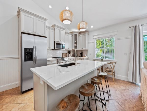 A More Than Beautiful Holmes Beach Luxury Vacation Home Pool