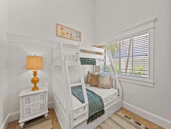 A More Than Beautiful Holmes Beach Luxury Vacation Home Pool