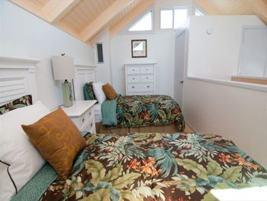 Open loft with twin beds