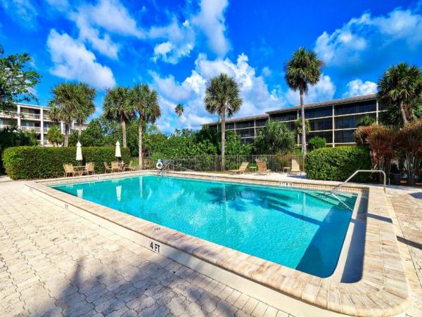 Gulf View Sanibel Condo 2 Bedrooms Sleeps 6 Communal Pool
