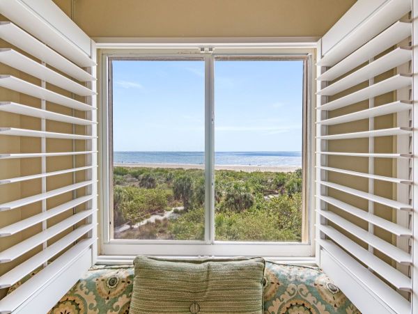 Cozy Sanibel Condo with Ocean Views