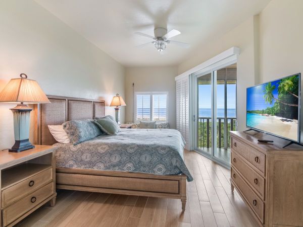 Cozy Sanibel Condo with Ocean Views