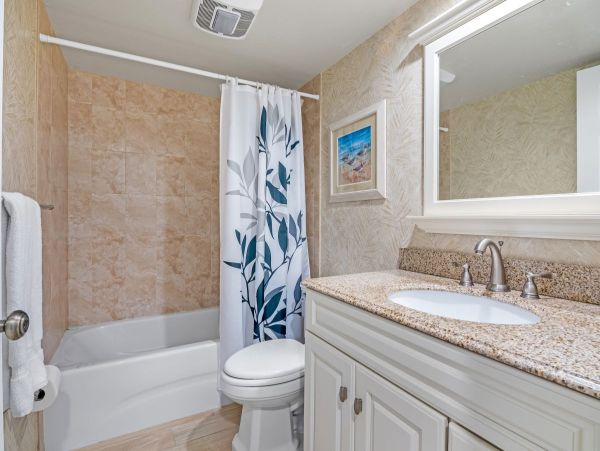 Cozy Sanibel Condo with Ocean Views
