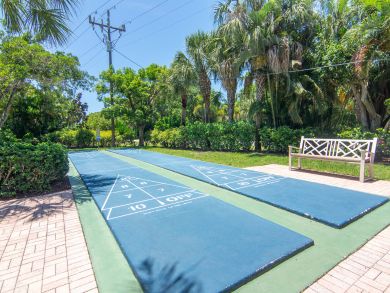 Beachfront Condo Sleeps 4 in Sanibel