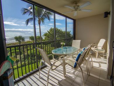 Beachfront Condo Sleeps 4 in Sanibel