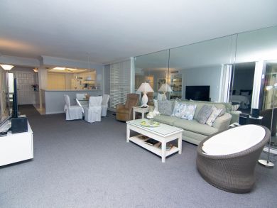 Beachfront Condo Sleeps 4 in Sanibel