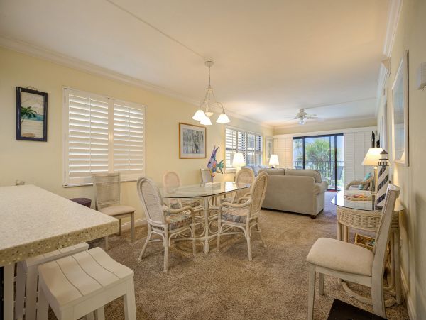 Beautiful Gulf Front Vacation Condo in Sanibel 6 Guests