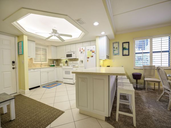 Beautiful Gulf Front Vacation Condo in Sanibel 6 Guests
