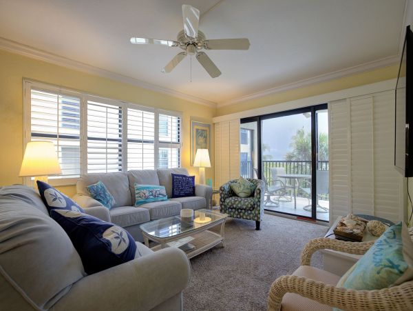 Beautiful Gulf Front Vacation Condo in Sanibel 6 Guests