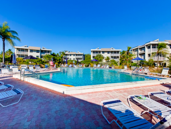 Two Bedroom Sanibel Vacation Condo Walk to Beach
