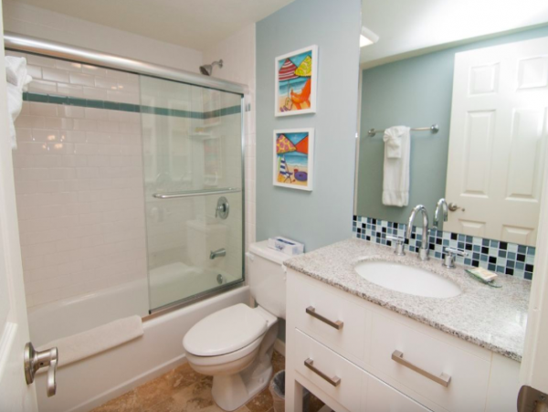Two Bedroom Sanibel Vacation Condo Walk to Beach