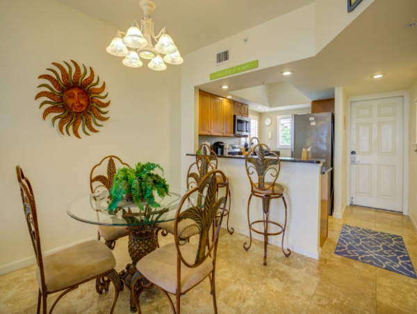 Two Bedroom Sanibel Vacation Condo Walk to Beach