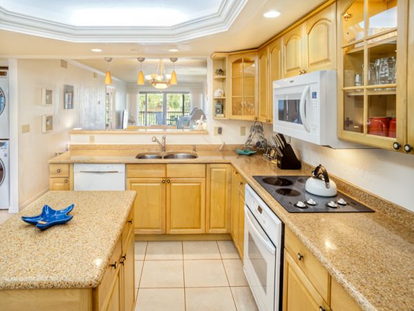 Ocean Views Two Bedroom Vacation Condo in Sanibel