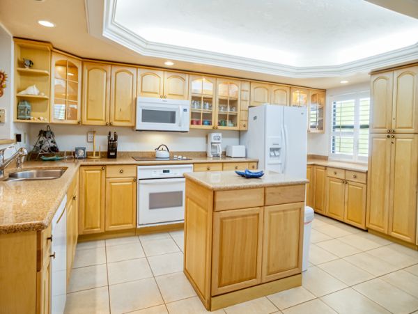 Ocean Views Two Bedroom Vacation Condo in Sanibel