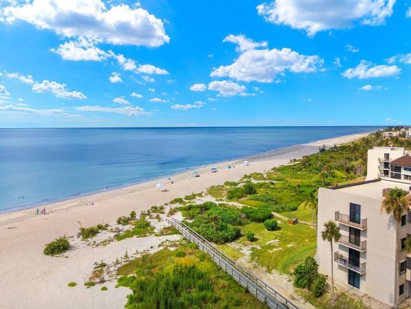Gulf-Front Escape in Sanibel 2 Bedroom Condo