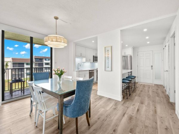 Gulf-Front Escape in Sanibel 2 Bedroom Condo