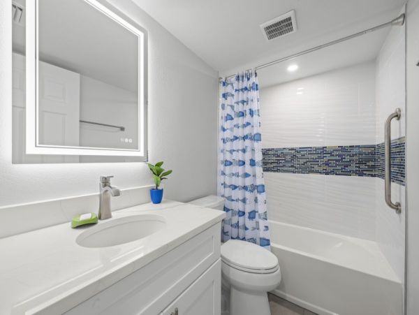 Charming 2-Bedroom Sanibel Condo with Stunning Views