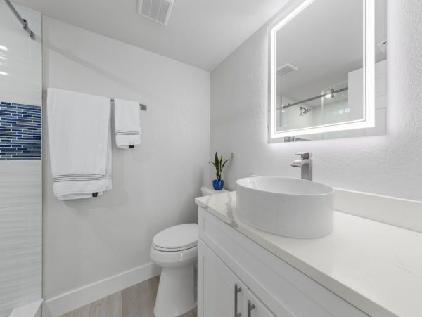Charming 2-Bedroom Sanibel Condo with Stunning Views