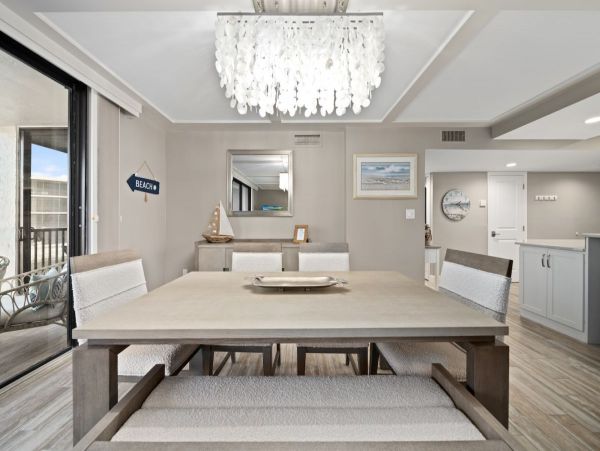 Beachfront Retreat Stunning Lanai Views & Resort-Style Amenities Sanibel Island