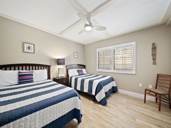 Beachfront Retreat Stunning Lanai Views & Resort-Style Amenities Sanibel Island